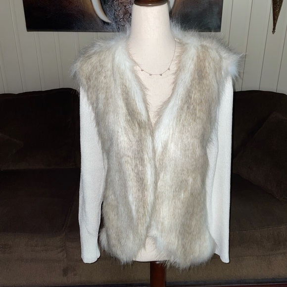 Laseine •  Large • White • Fur Trim • Jacket • New W/Tags - Picture 1 of 15